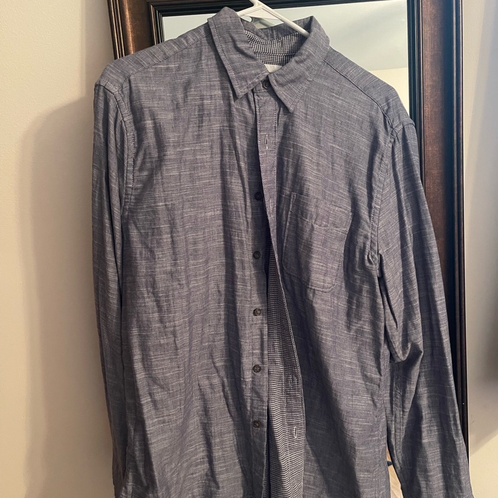 Sonoma Gray Casual Button Down Shirt with Textured Fabric